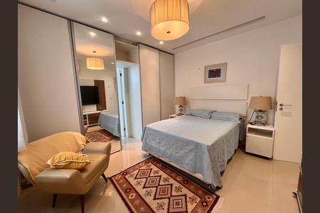 Apartamento à venda com 130m², 3 quartos e 1 vaga Apartamento à venda com 130m², 3 quartos e 1 vagaSuite 1