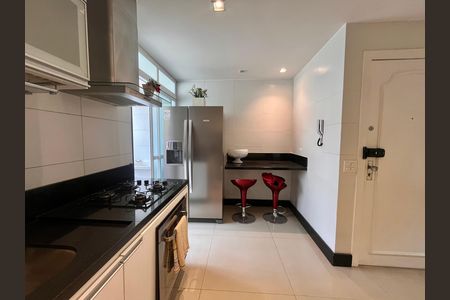 Apartamento à venda com 130m², 3 quartos e 1 vaga Apartamento à venda com 130m², 3 quartos e 1 vagaCozinha