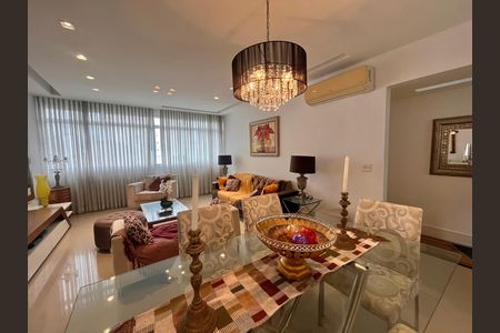 Apartamento à venda com 130m², 3 quartos e 1 vaga Apartamento à venda com 130m², 3 quartos e 1 vagaSala