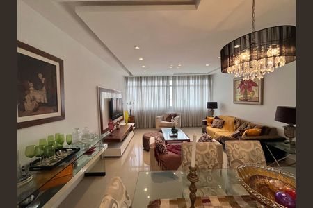 Apartamento à venda com 130m², 3 quartos e 1 vaga Apartamento à venda com 130m², 3 quartos e 1 vagaSala