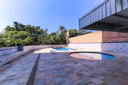 Apartamento à venda com 65m², 2 quartos e 1 vaga Apartamento à venda com 65m², 2 quartos e 1 vagaÁrea comum - Piscina