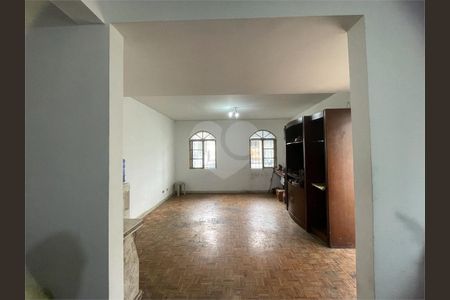 Casa à venda com 4 quartos, 215m² em Vila Guaca, São Paulo
