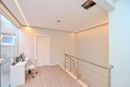 Escritório de casa à venda com 3 quartos, 281m² em Chácara das Pedras, Porto Alegre