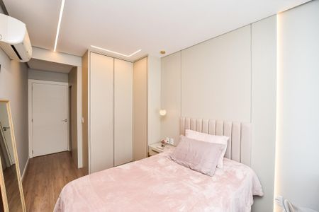 Suíte 2 de casa à venda com 3 quartos, 281m² em Chácara das Pedras, Porto Alegre