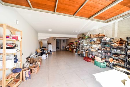 Garagem de casa à venda com 3 quartos, 281m² em Chácara das Pedras, Porto Alegre