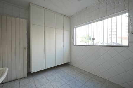 Casa para alugar com 400m², 5 quartos e 8 vagasÁrea de Serviço