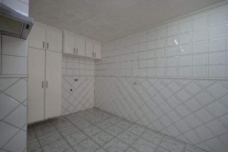 Casa para alugar com 400m², 5 quartos e 8 vagasCozinha