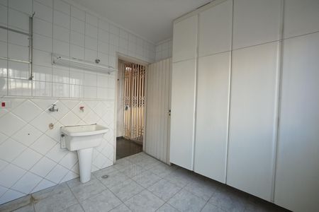 Casa para alugar com 400m², 5 quartos e 8 vagasÁrea de Serviço