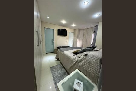 Casa à venda com 4 quartos, 240m² em Jardim São Paulo, São Paulo