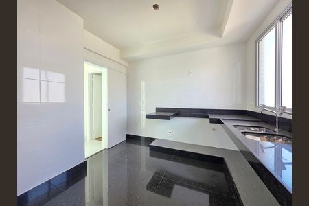 Apartamento à venda com 140m², 4 quartos e 3 vagasCozinha 