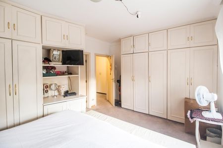 Casa de condomínio à venda com 382m², 4 quartos e 4 vagasSuíte 3