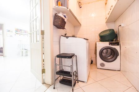 Casa de condomínio à venda com 382m², 4 quartos e 4 vagasÁrea de Serviço