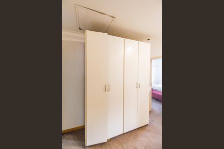 Casa de condomínio à venda com 382m², 4 quartos e 4 vagasCorredor