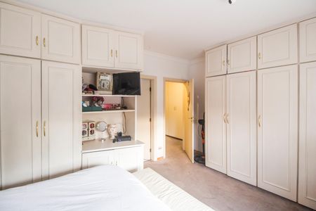 Casa de condomínio à venda com 382m², 4 quartos e 4 vagasSuíte 3