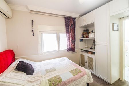 Casa de condomínio à venda com 382m², 4 quartos e 4 vagasSuíte 2