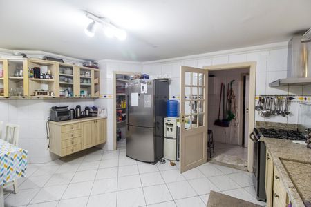 Casa de condomínio à venda com 382m², 4 quartos e 4 vagasCozinha