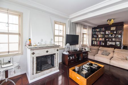 Casa de condomínio à venda com 382m², 4 quartos e 4 vagasSala 