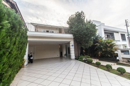 Casa de condomínio à venda com 382m², 4 quartos e 4 vagasVista da Rua