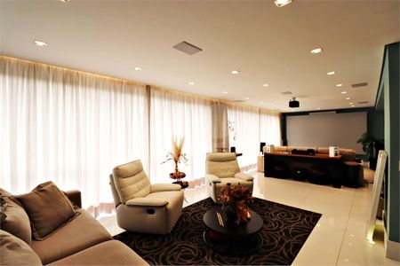Apartamento à venda com 3 quartos, 230m² em Santana, São Paulo