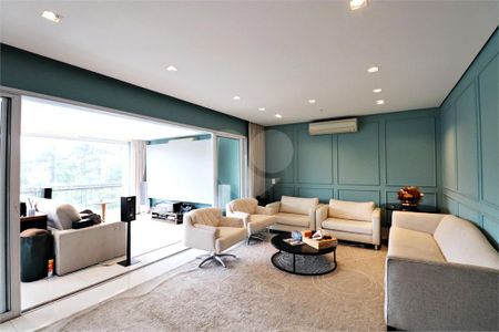Apartamento à venda com 3 quartos, 230m² em Santana, São Paulo