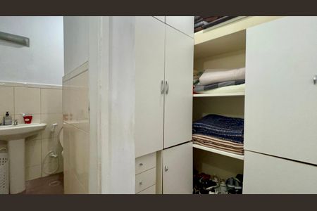 Apartamento à venda com 168m², 2 quartos e 1 vaga Apartamento à venda com 168m², 2 quartos e 1 vagaCloset da suíte