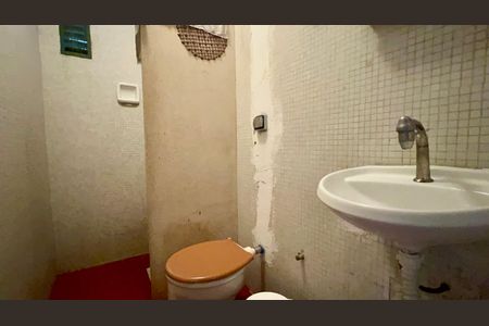 Apartamento à venda com 168m², 2 quartos e 1 vaga Apartamento à venda com 168m², 2 quartos e 1 vagaBanheiro de serviço
