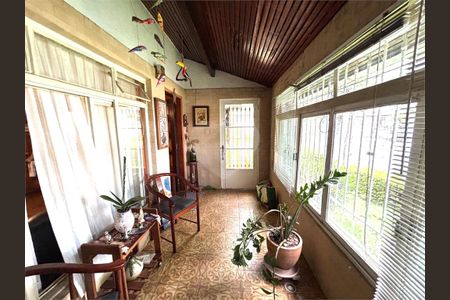 Casa à venda com 3 quartos, 160m² em Conjunto Residencial Santa Terezinha, São Paulo
