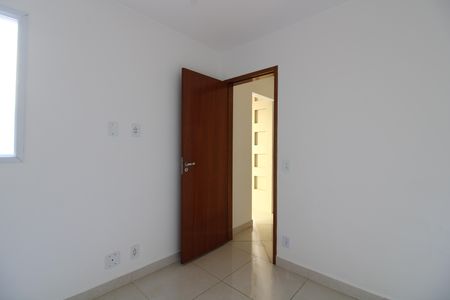 Quarto 1 de apartamento para alugar com 2 quartos, 38m² em Vila Santa Teresa, São Paulo