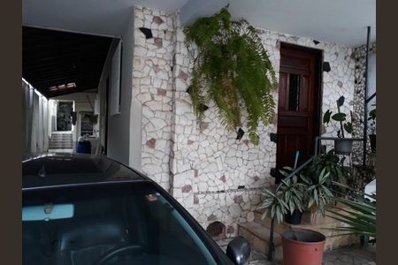 Casa à venda com 3 quartos, 120m² em Vila Nivi, São Paulo