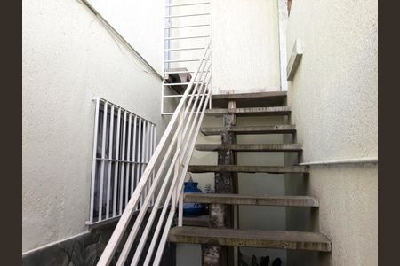 Casa à venda com 3 quartos, 120m² em Vila Nivi, São Paulo