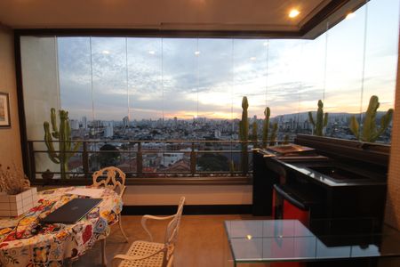 Apartamento à venda com 142m², 3 quartos e 2 vagasSala / Cozinha