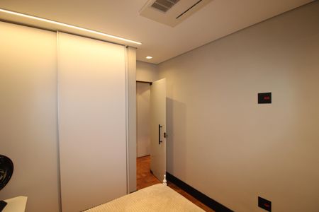 Apartamento à venda com 142m², 3 quartos e 2 vagasQuarto 2