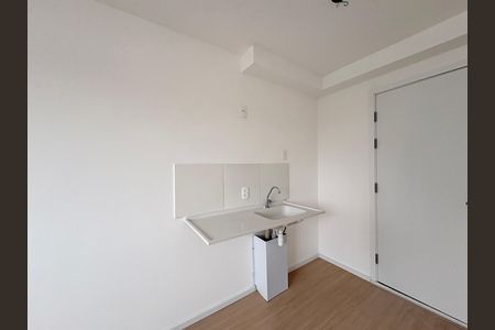 Cozinha de kitnet/studio para alugar com 1 quarto, 17m² em Vila Arcadia, São Paulo