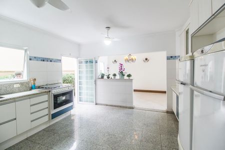 Casa de condomínio à venda com 385m², 2 quartos e 5 vagas Casa de condomínio à venda com 385m², 2 quartos e 5 vagasCozinha