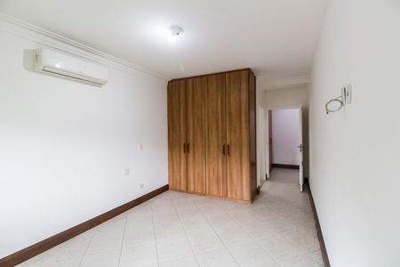Casa de condomínio à venda com 385m², 2 quartos e 5 vagas Casa de condomínio à venda com 385m², 2 quartos e 5 vagasSuíte 3