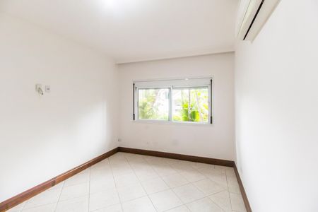 Casa de condomínio à venda com 385m², 2 quartos e 5 vagas Casa de condomínio à venda com 385m², 2 quartos e 5 vagasSuíte 3