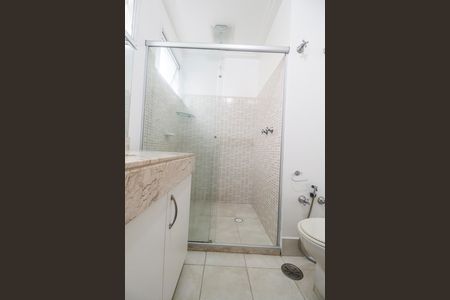 Casa de condomínio à venda com 385m², 2 quartos e 5 vagas Casa de condomínio à venda com 385m², 2 quartos e 5 vagasBanheiro da Suíte