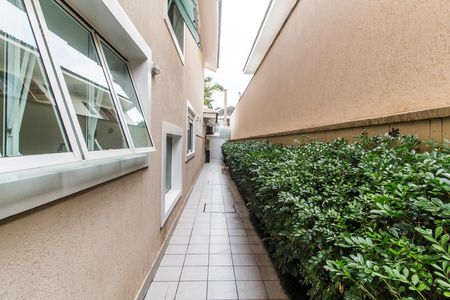 Casa de condomínio à venda com 385m², 2 quartos e 5 vagas Casa de condomínio à venda com 385m², 2 quartos e 5 vagasCorredor