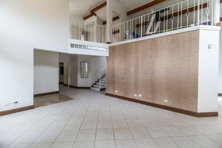 Casa de condomínio à venda com 385m², 2 quartos e 5 vagas Casa de condomínio à venda com 385m², 2 quartos e 5 vagasSala