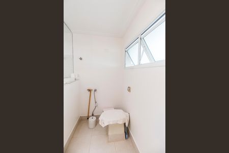 Casa de condomínio à venda com 385m², 2 quartos e 5 vagas Casa de condomínio à venda com 385m², 2 quartos e 5 vagasBanheiro da Suíte