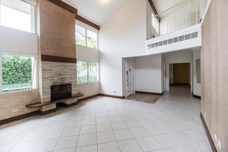 Sala  de casa de condomínio à venda com 2 quartos, 385m² em Residencial 18 do Forte, Santana de Parnaíba
