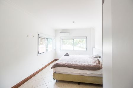 Casa de condomínio à venda com 385m², 2 quartos e 5 vagas Casa de condomínio à venda com 385m², 2 quartos e 5 vagasSuíte master