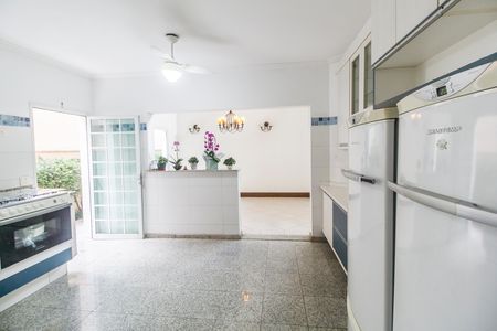 Casa de condomínio à venda com 385m², 2 quartos e 5 vagas Casa de condomínio à venda com 385m², 2 quartos e 5 vagasCozinha