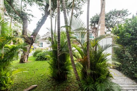 Casa de condomínio à venda com 385m², 2 quartos e 5 vagas Casa de condomínio à venda com 385m², 2 quartos e 5 vagasVista da Suíte