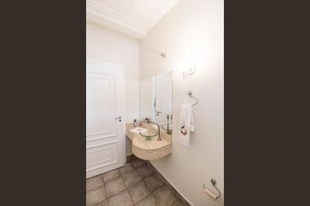 Casa de condomínio à venda com 385m², 2 quartos e 5 vagas Casa de condomínio à venda com 385m², 2 quartos e 5 vagasLavabo