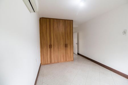 Casa de condomínio à venda com 385m², 2 quartos e 5 vagas Casa de condomínio à venda com 385m², 2 quartos e 5 vagasSuíte 3