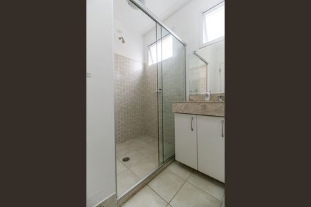 Casa de condomínio à venda com 385m², 2 quartos e 5 vagas Casa de condomínio à venda com 385m², 2 quartos e 5 vagasBanheiro da Suíte
