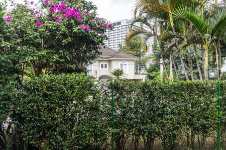 Casa de condomínio à venda com 385m², 2 quartos e 5 vagas Casa de condomínio à venda com 385m², 2 quartos e 5 vagasVista da Sala