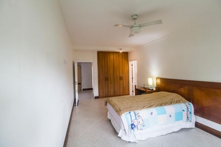 Casa de condomínio à venda com 385m², 2 quartos e 5 vagas Casa de condomínio à venda com 385m², 2 quartos e 5 vagasSuíte 2