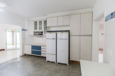 Casa de condomínio à venda com 385m², 2 quartos e 5 vagas Casa de condomínio à venda com 385m², 2 quartos e 5 vagasCozinha